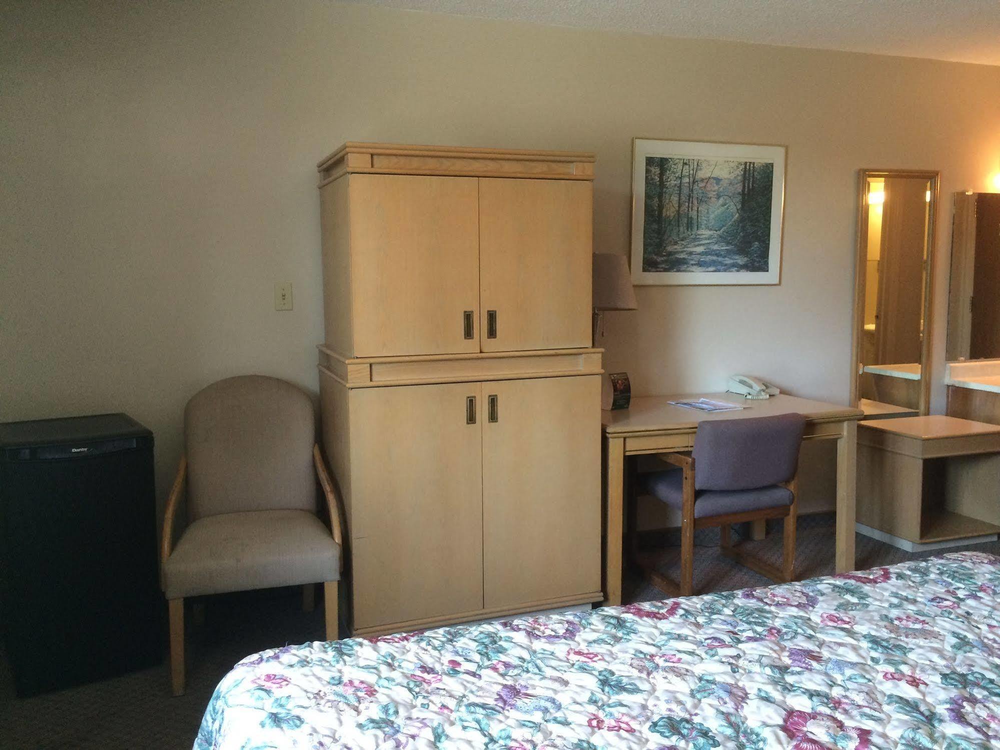 Canadian Motor Hotel Sault Ste. Marie Dış mekan fotoğraf